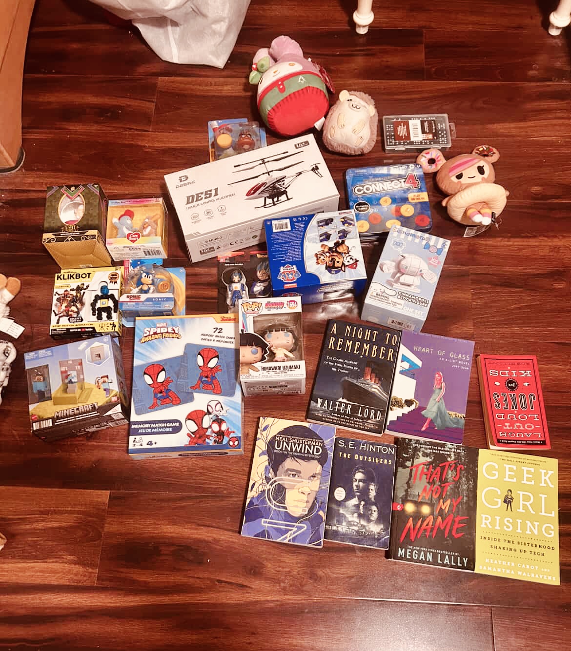 Toys & Books — photo 1